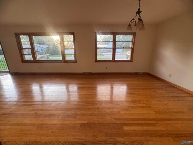 Foto del edificio - 2103 Shannonhouse Rd SW
