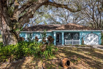 Building Photo - 4001 E Sunflower Cir