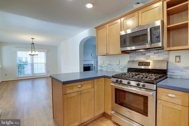 Building Photo - 814 N Harrison St