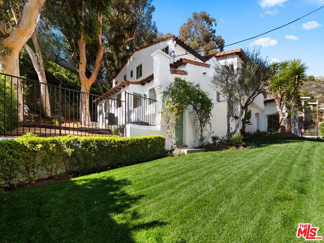 Building Photo - 2015 N Curson Ave