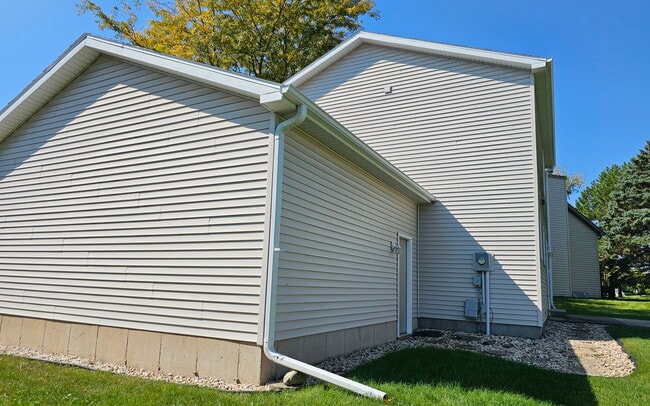 Foto del edificio - 878 Sky Ridge Dr