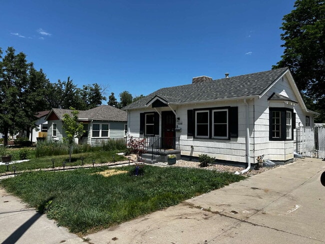 Photo - Charming 3-Bed Retreat with Finished Basement an Hardwood Floors! Apartment