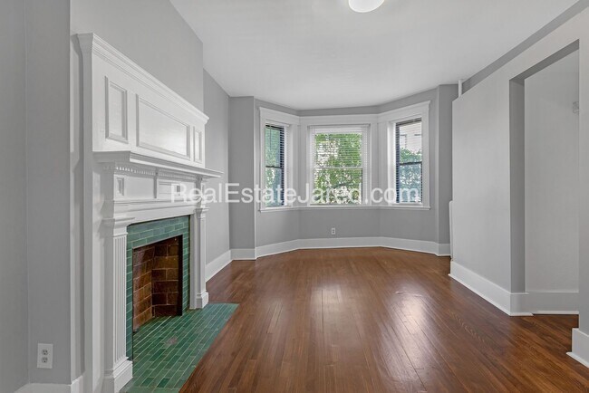 Building Photo - 34 Glenville Ave