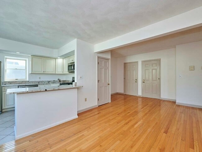 Building Photo - 75 Summer St