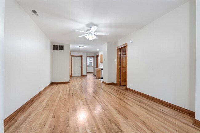 Foto del edificio - 3339 N Hamilton Ave