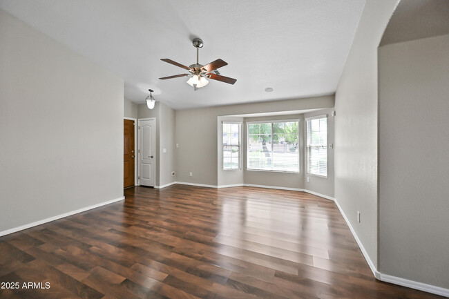 Foto del edificio - 16036 N 11th Ave