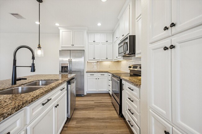 Foto del edificio - 5402 Jonathan Ln