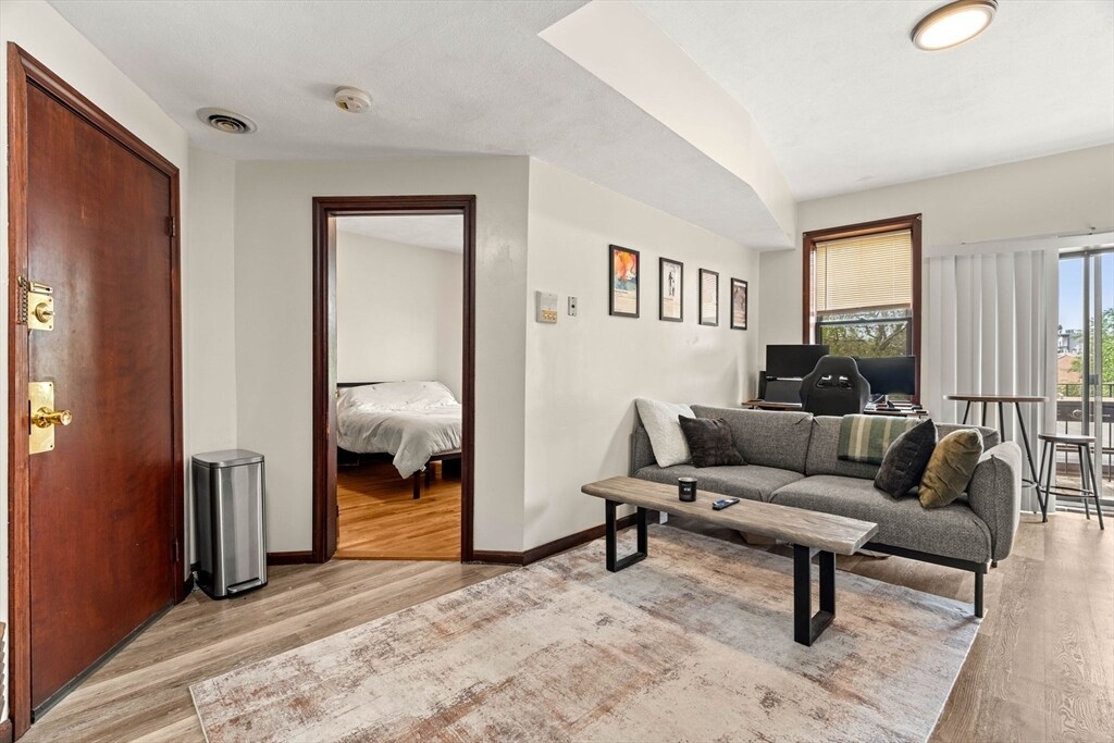 Foto principal - 141 Emerson St