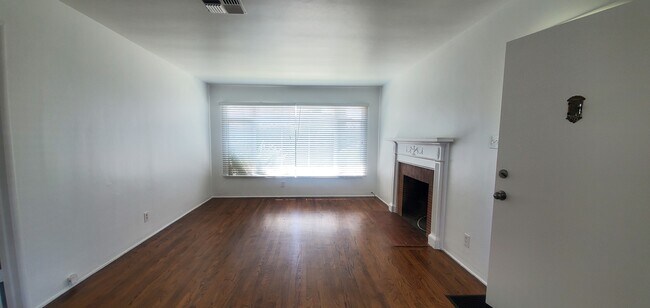 Foto del edificio - 1208 N Monterey St