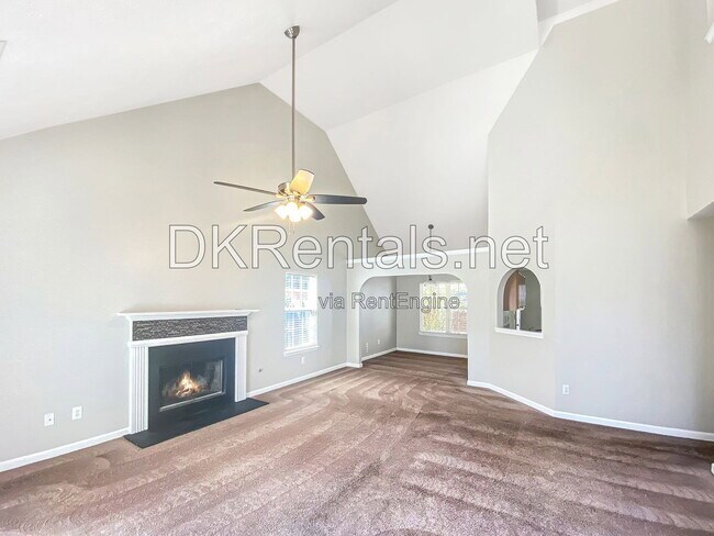 Foto del edificio - 2743 Lake Park Ridge W