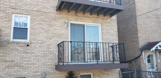 Building Photo - 2114 Kenilworth Ave