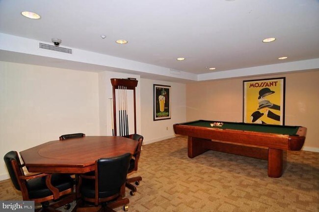 Building Photo - 1150 K St NW