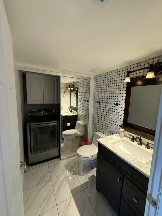 Building Photo - 8543 Boca Rio Dr