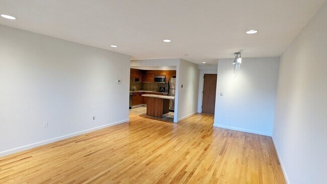 Building Photo - 41 Centre St