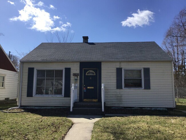 Foto del edificio - Comfortable 2 bedroom single family Home