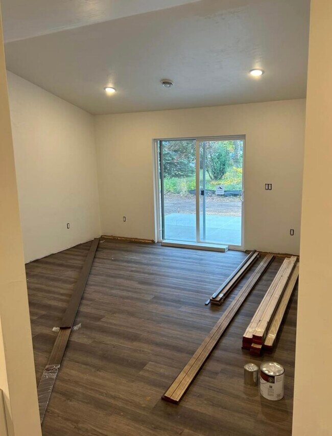 Living Room - 203 Highview Rd