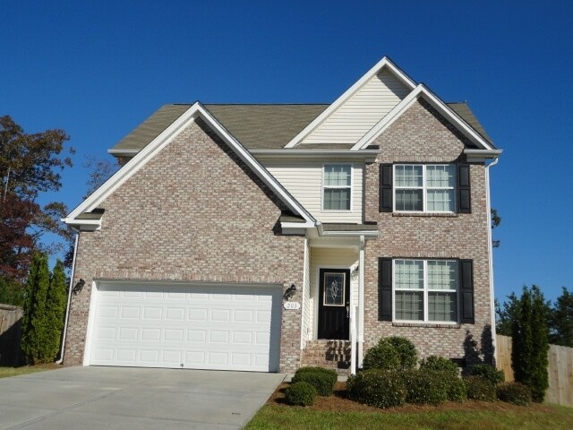Foto principal - 203 Mahogany Drive