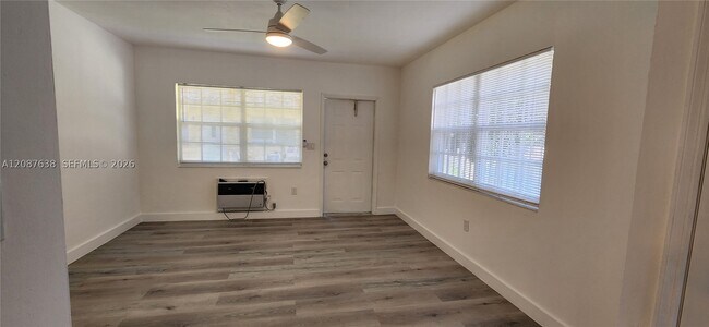 Foto del edificio - 930 SW 4th St