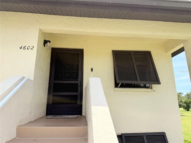 Foto del edificio - 4602 Longwater Chase