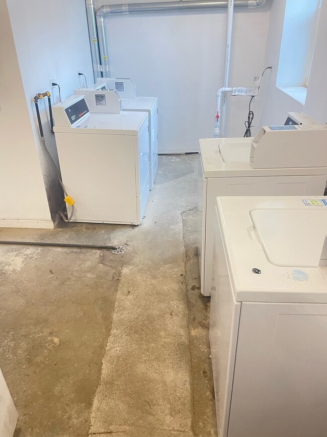 Building Photo - 5222 W Washington Blvd