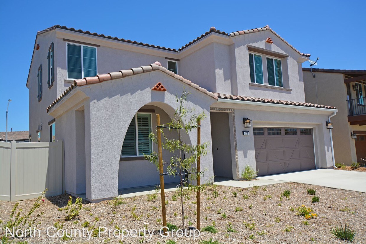 Primary Photo - 4 br, 2.5 bath House - 4252 Calle del Vista