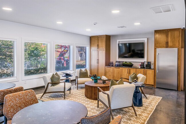 Foto del edificio - 4600 W Pioneer Dr