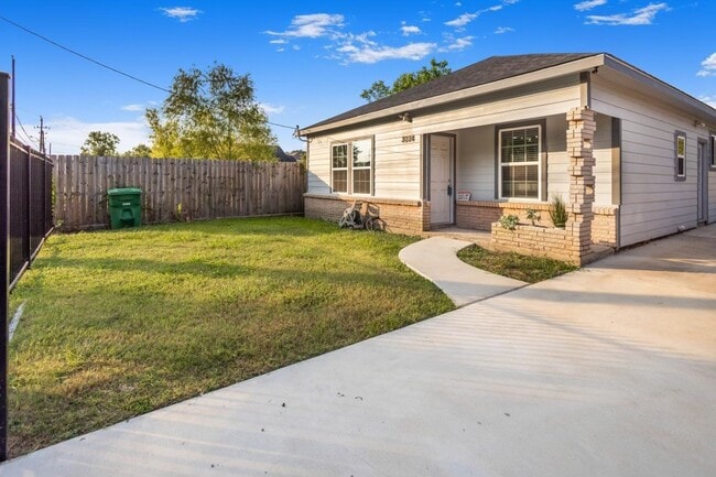 Building Photo - 3234 Berry St