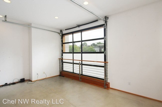 Building Photo - 217 21st Ave