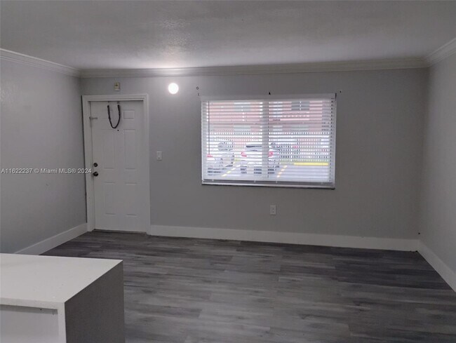 Foto del edificio - 505 NW 177th St