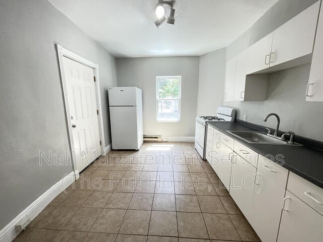 Building Photo - 232 43rd St