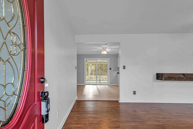 Foto del edificio - 203 Pineview Rd