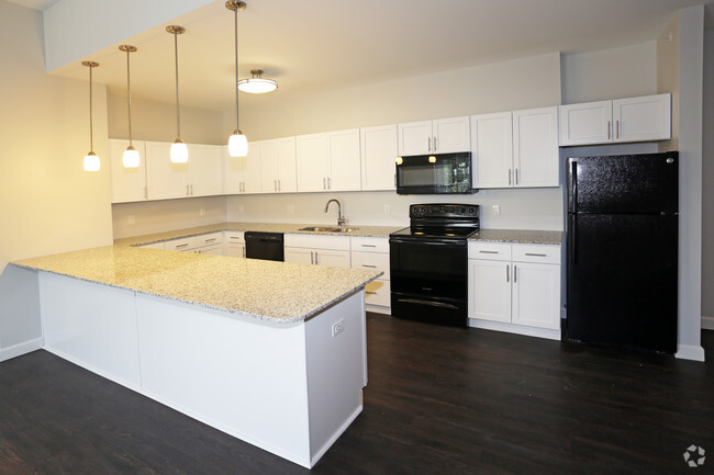 3BD,Kitchen - The Promenade at Founders Square