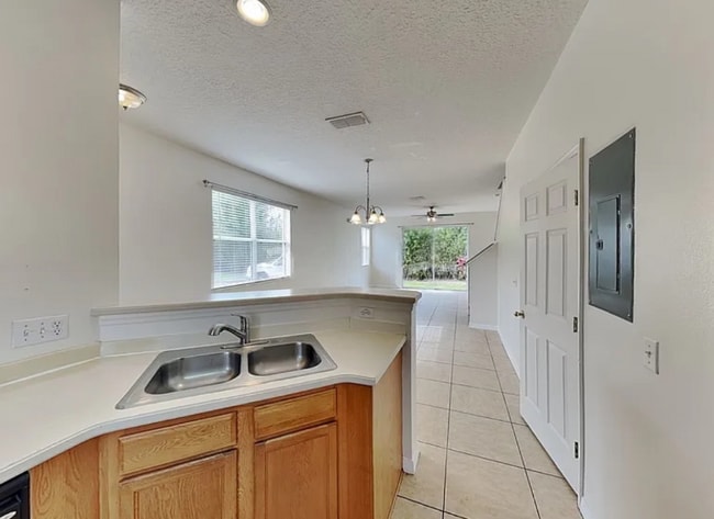 Building Photo - 5500 Paradise Cay Cir