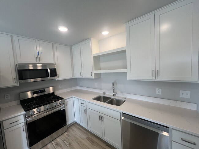 Foto del edificio - W219N16241 Primrose Ct