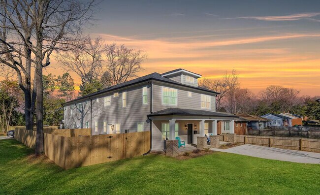 Building Photo - 2801 Bancroft St