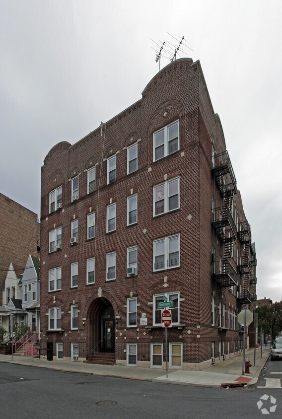 Primary Photo - 58 Van Reypen Street Apartments