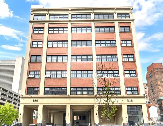Building Photo - 210 Ellicott St