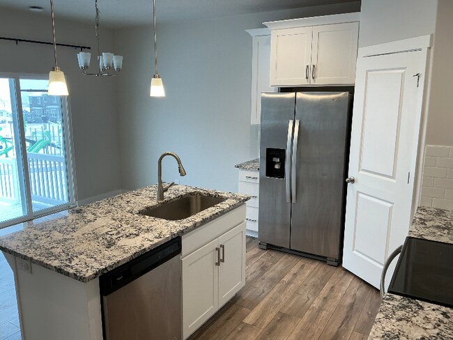 Foto del edificio - 816 N Hilltop Dr