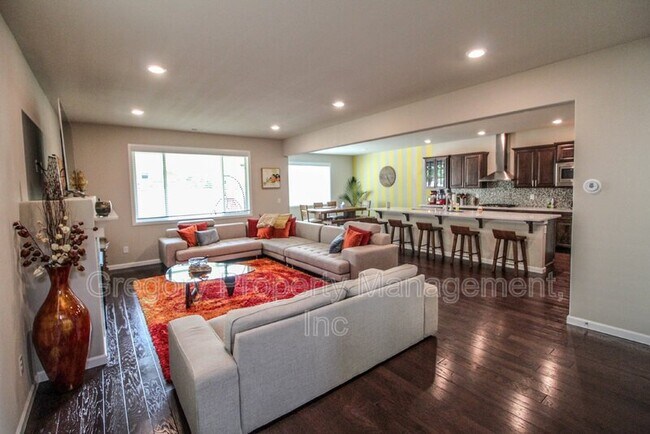 Foto del edificio - 4122 213th PL SE