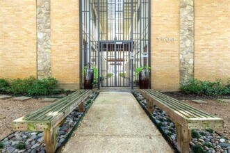 Building Photo - 3500 Routh St