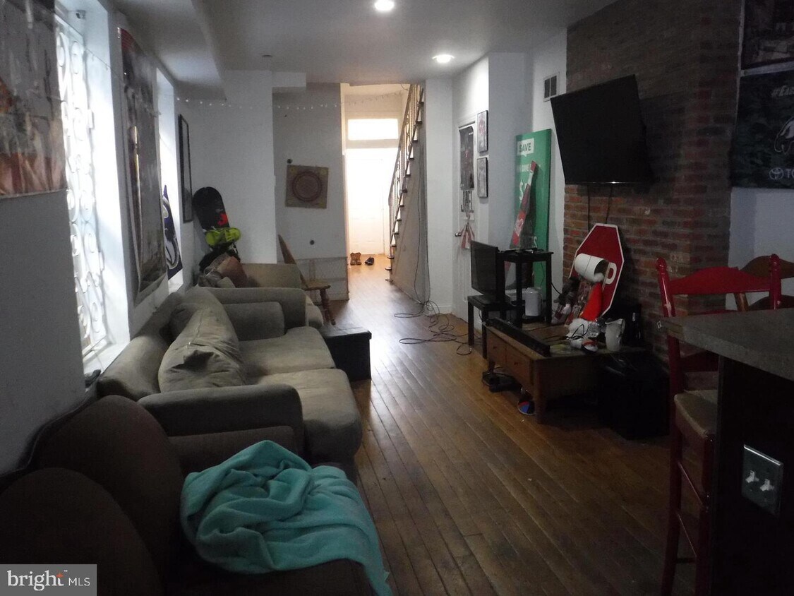 Primary Photo - 1416 Willington St