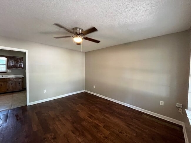 Photo - Renovated 3 Bedroom 1 Bath Home for Rent!