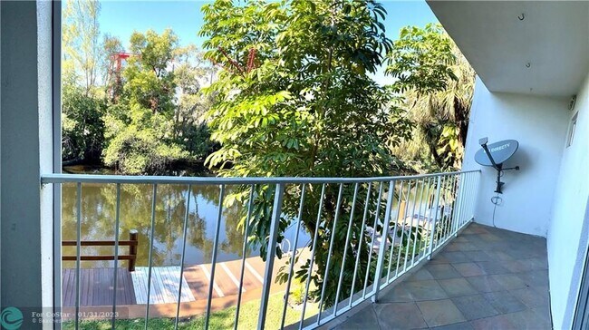 Foto del edificio - 1407 NE 56th St