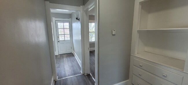 Foto del edificio - 4210 Caroline Ave