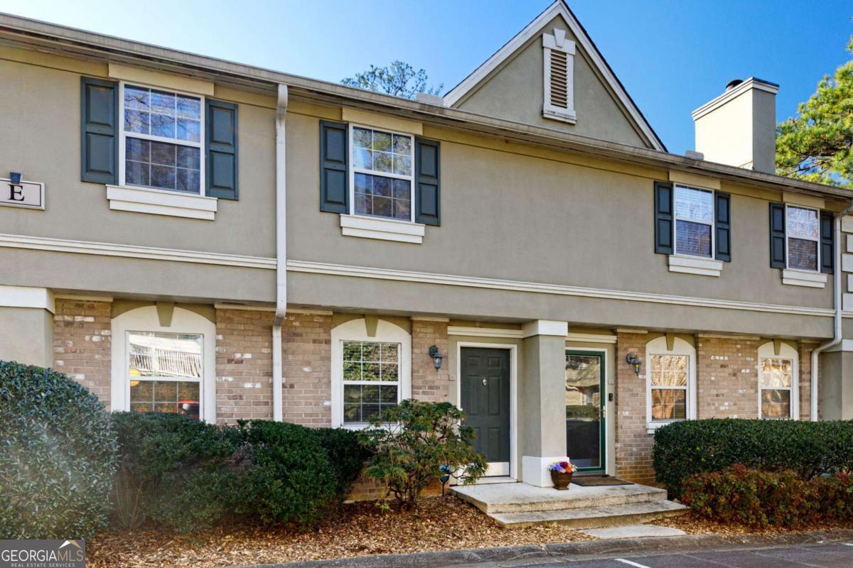 Foto principal - 6900 Roswell Rd