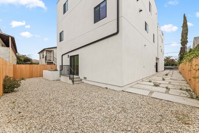 Foto del edificio - 438 E 28th St