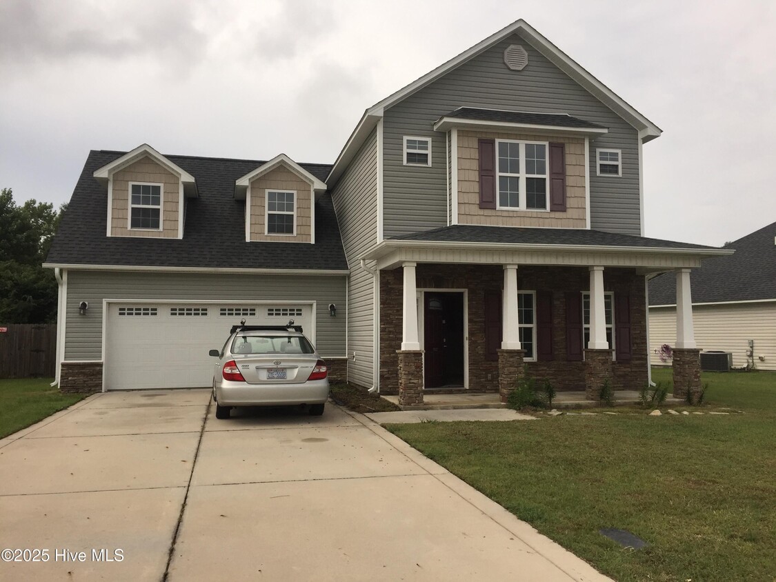 Foto principal - 306 Saratoga Ln