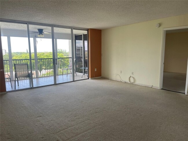Foto del edificio - 3940 Inverrary Blvd