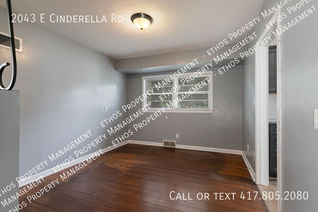 Building Photo - 2043 E Cinderella St