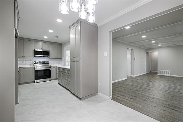 Foto del edificio - 1605 Monterrey Dr